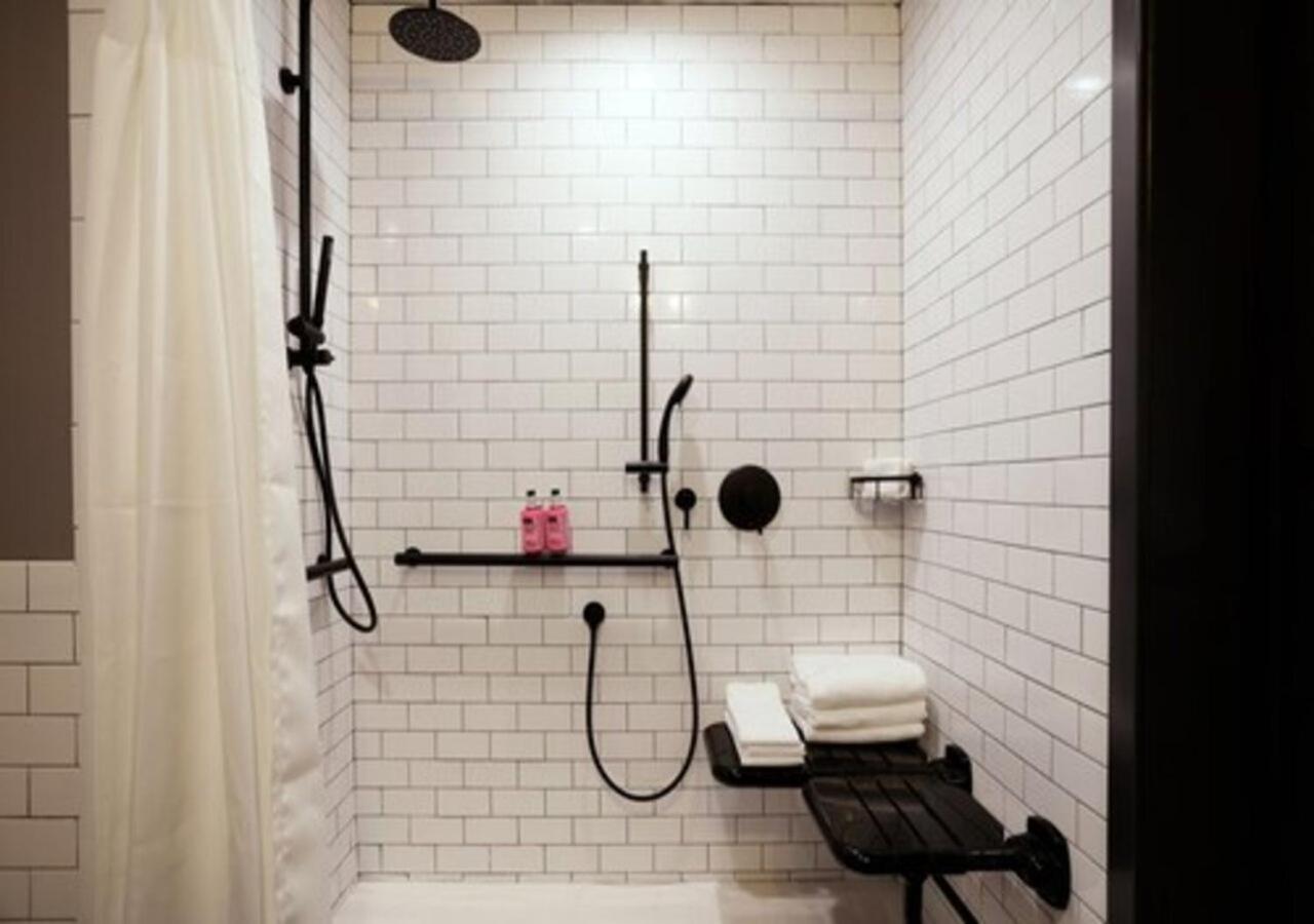 Moxy Richmond Downtown Hotel Eksteriør billede
